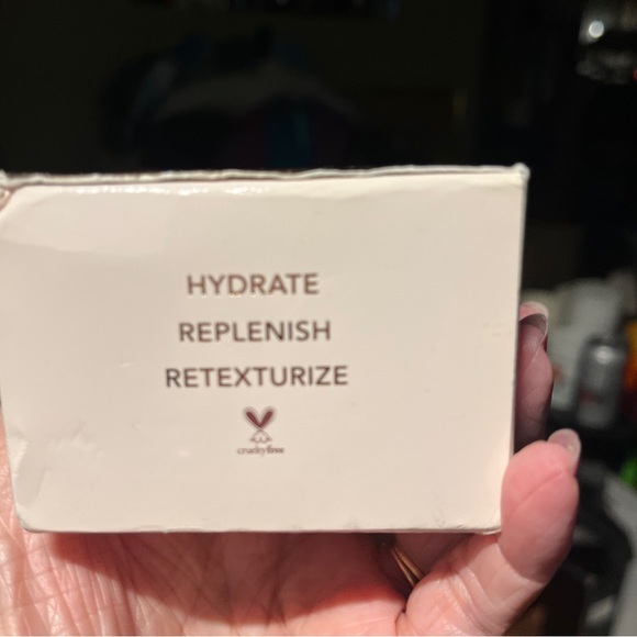 Doll 10 Smooth Assist Skin Energy Daily Renewal Soufflé. Brand new in box! - Picture 2 of 5